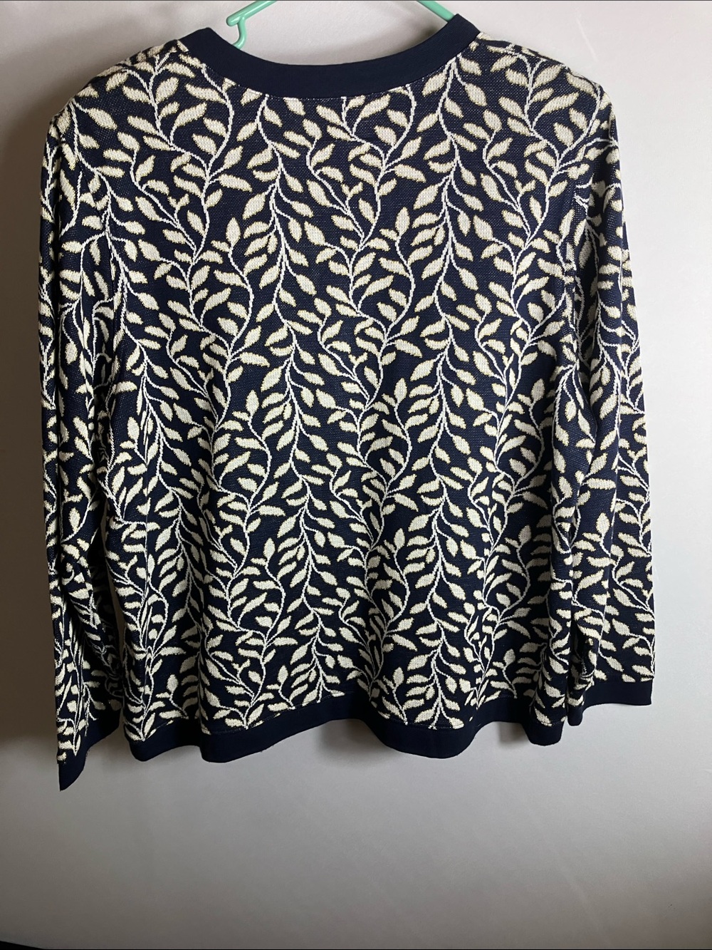 Navy & Cream Leaf-Pattern Crewneck Cardigan - Picture 5 of 5